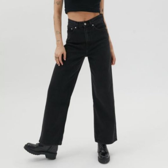Levi's High Loose Jeans in Trainwreck Black - Picture 6 of 12
